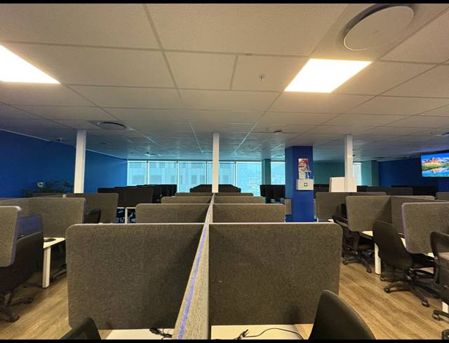 1,660M² OFFICE TO LET IN FORESHORE